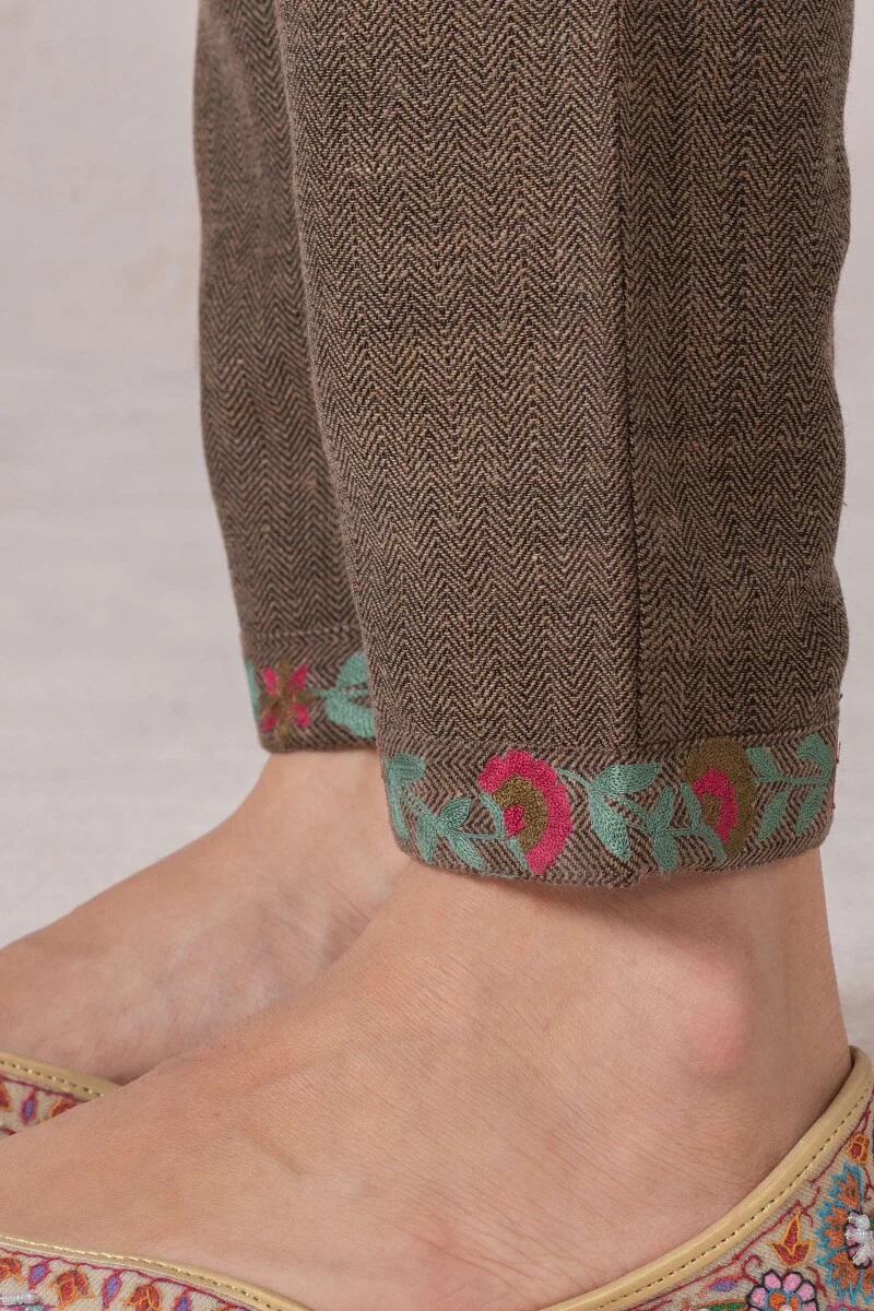 Naadirah Rasia Handloom Narrow Pants - Image 4