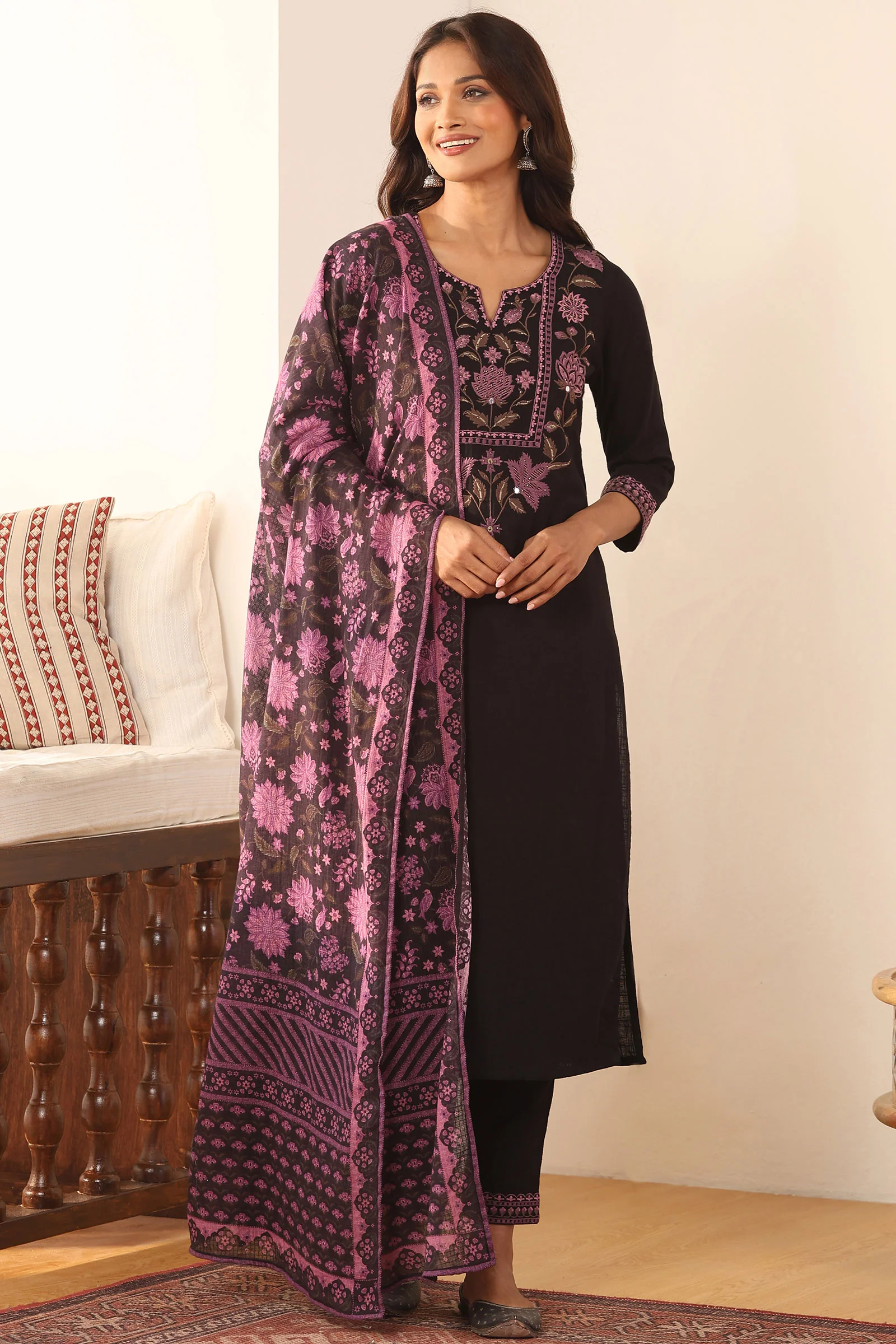 Surplus: Mehraab Farah Dupatta - Image 3