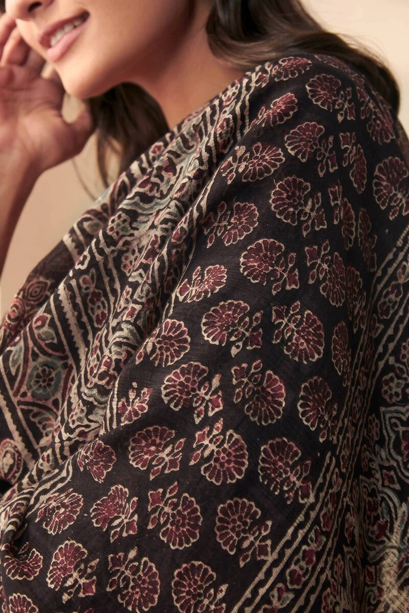 Naadirah Sairah Ajrak Dobby Dupatta - Image 2