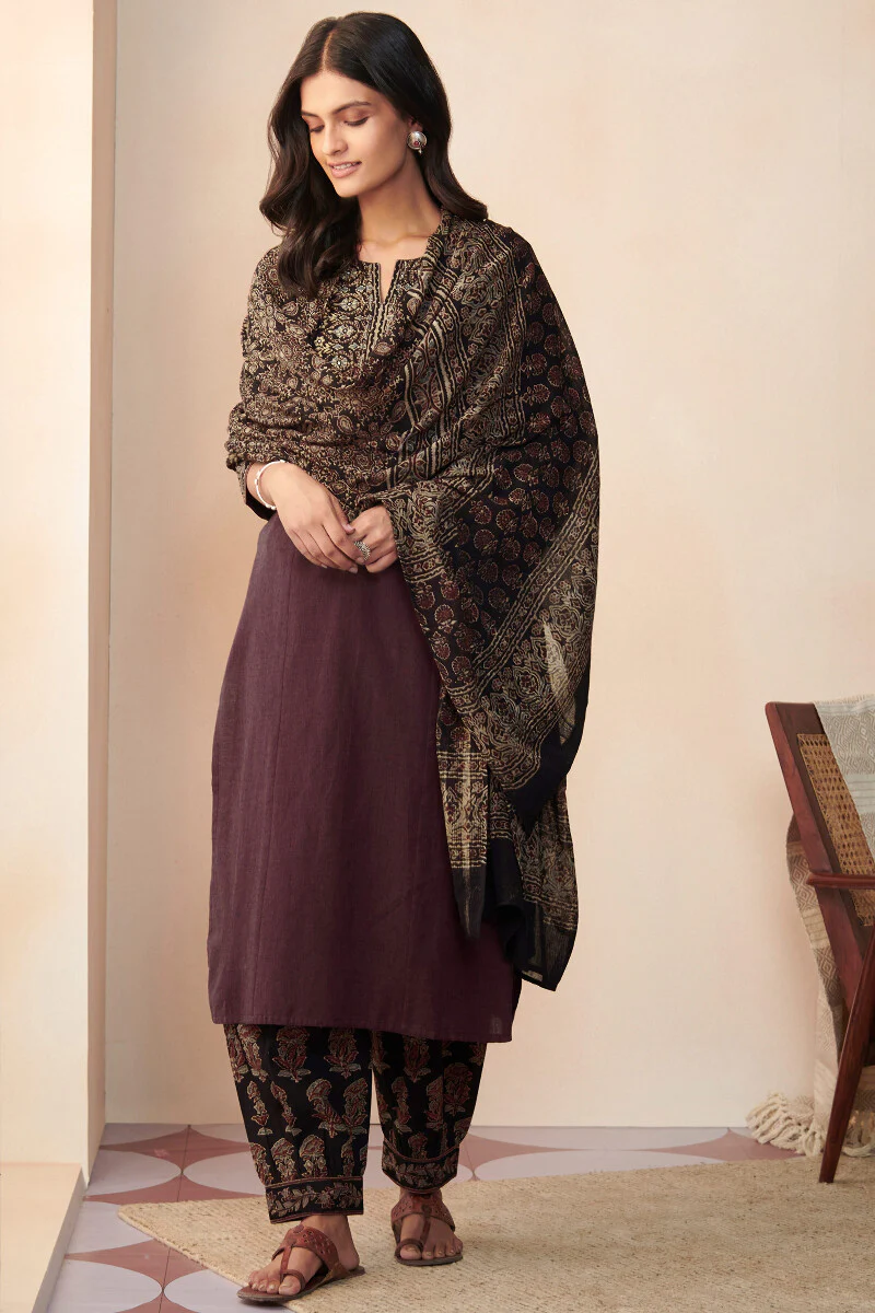 Naadirah Sairah Ajrak Dobby Dupatta - Image 3