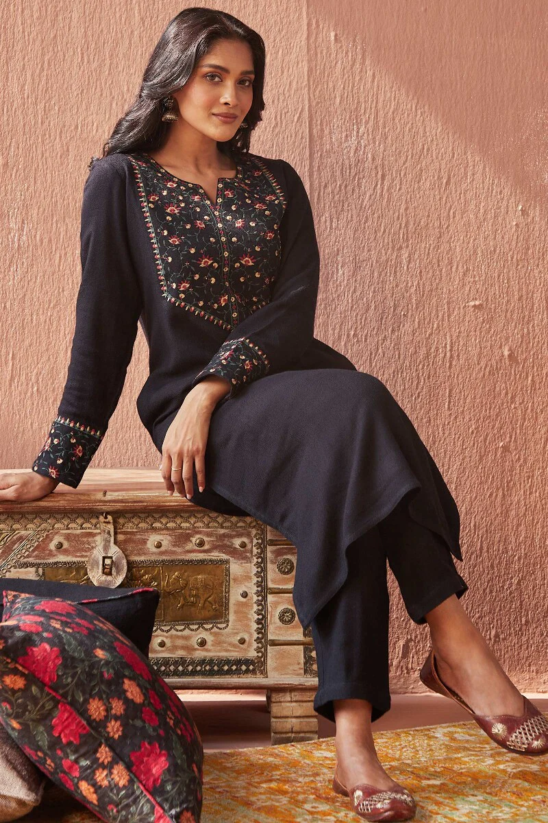 Naadirah Samreen Faux Wool Kurta - Image 7