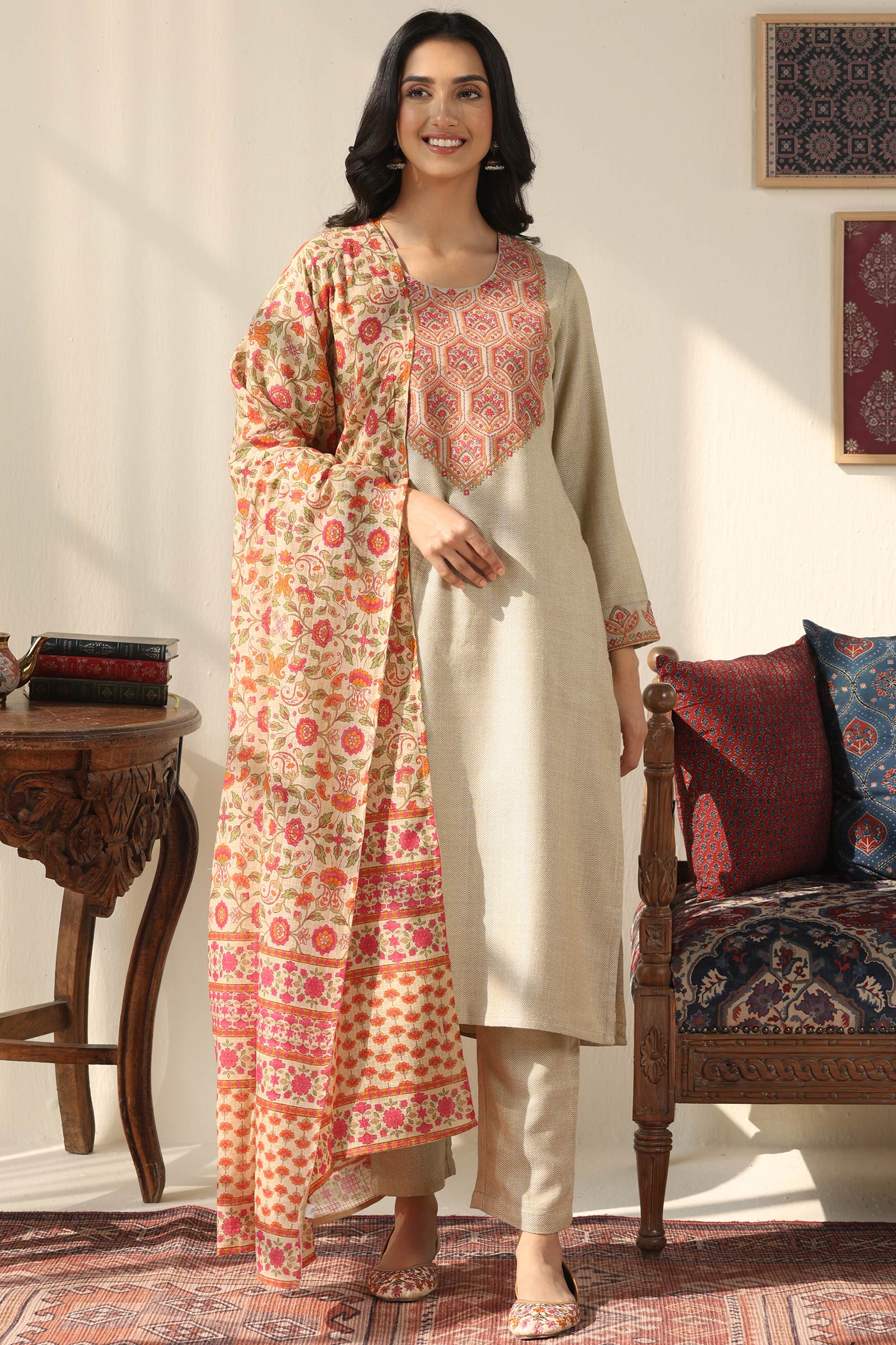 Naadirah Zainab Faux Wool Narrow Pants - Image 3