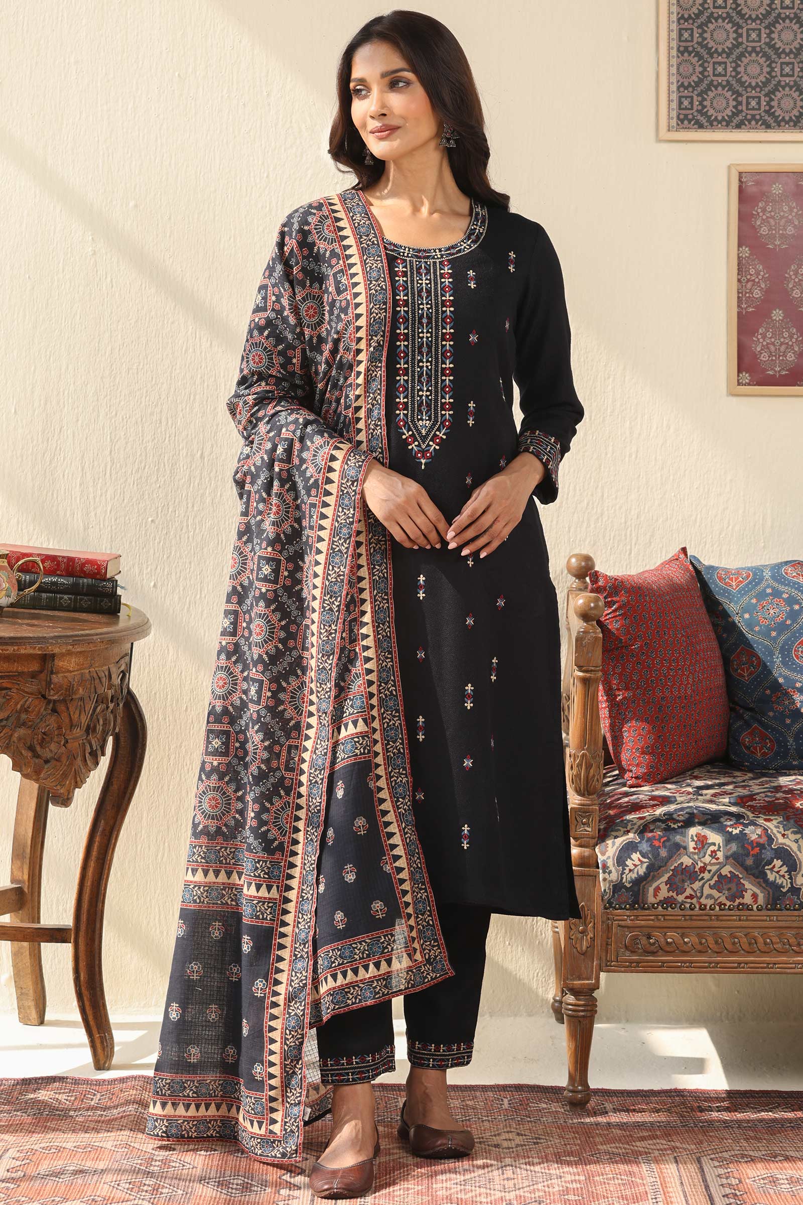 Naadirah Zarina Faux Wool Narrow Pants - Image 3