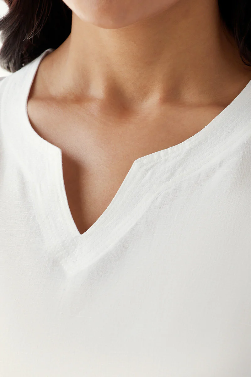 Naadirah Zoya White Cotton Linen Kurta - Image 3
