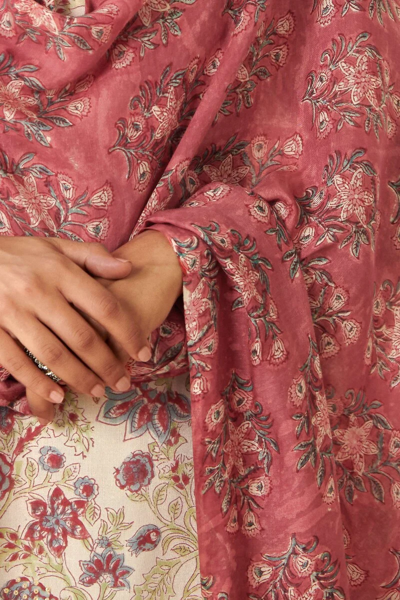 Nasrine Shehnaz Sanganeri Modal Dupatta - Image 4