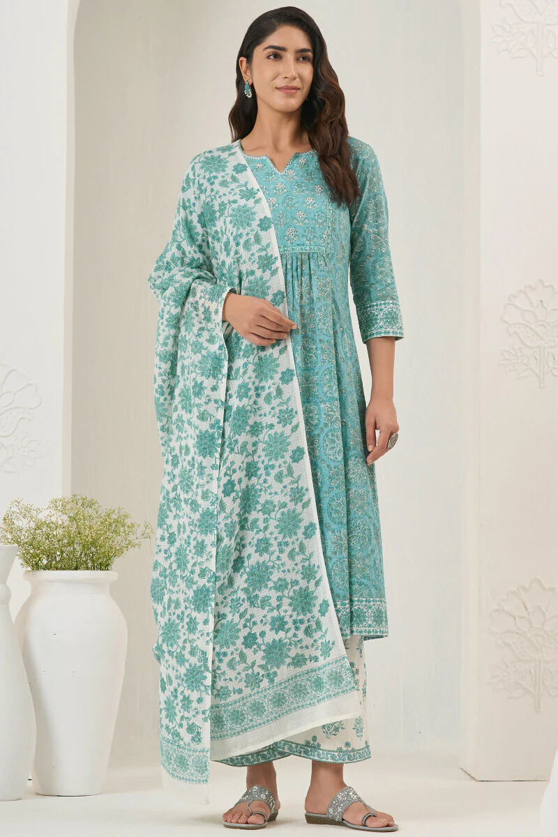 Neelofar Naureen Farsi - Image 3