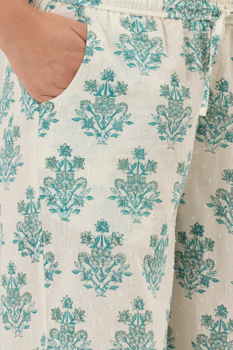 Neelofar Naureen Farsi - Image 4