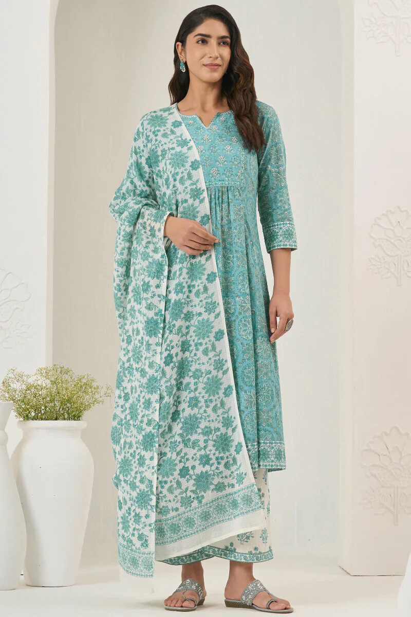 Surplus: Neelofar Naureen Farsi - Image 3