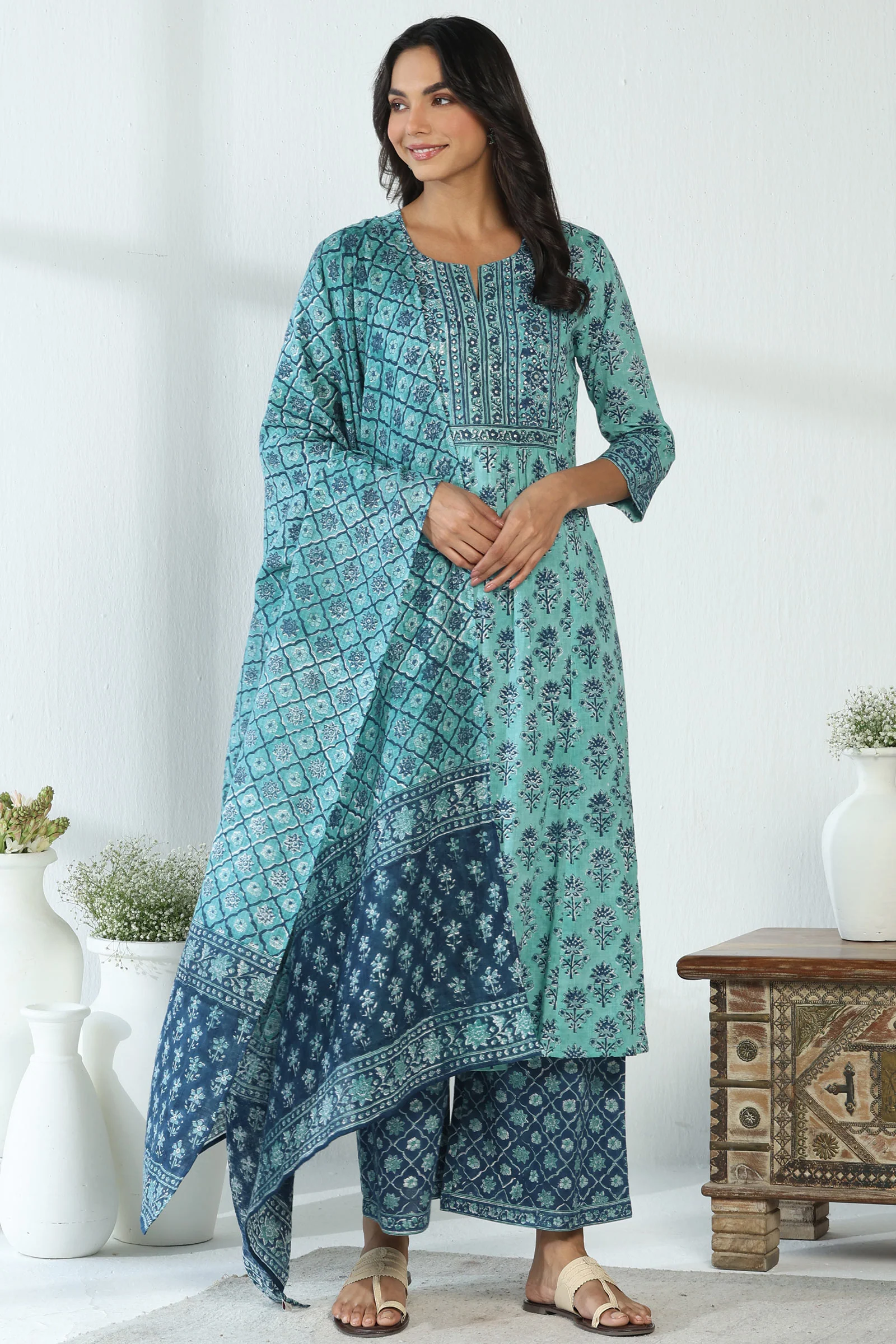 Neelofar Sureena Sanganeri Kurta - Image 6