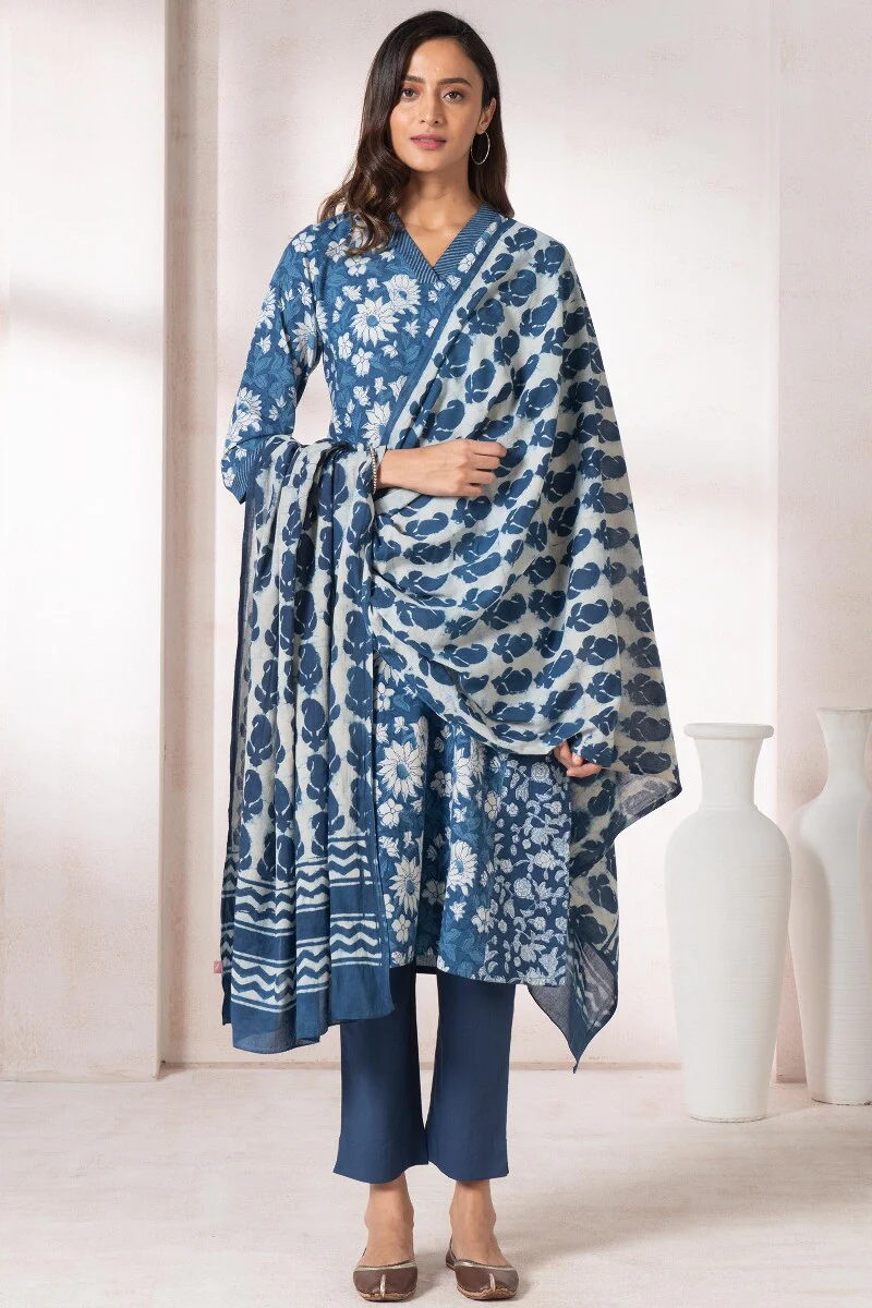 Noor Nazrina Indigo Dupatta - Image 3