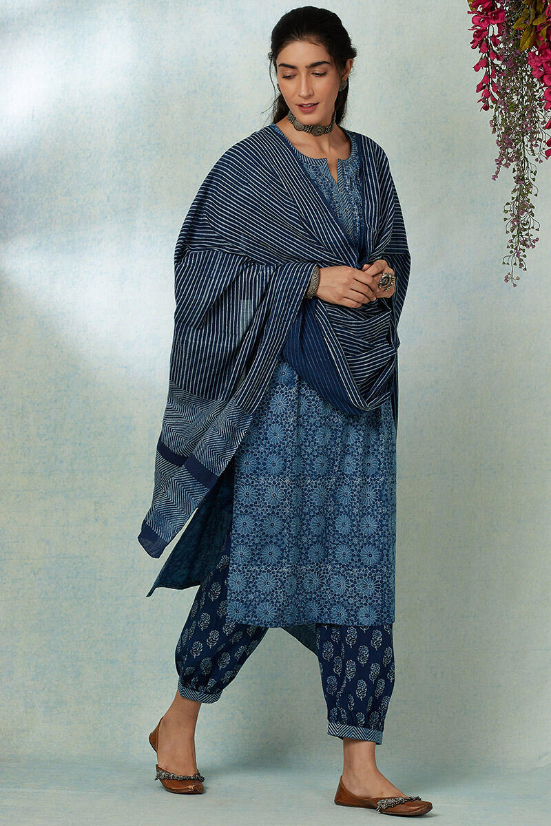 Nurtaj Nuzakat Indigo Dupatta - Image 2