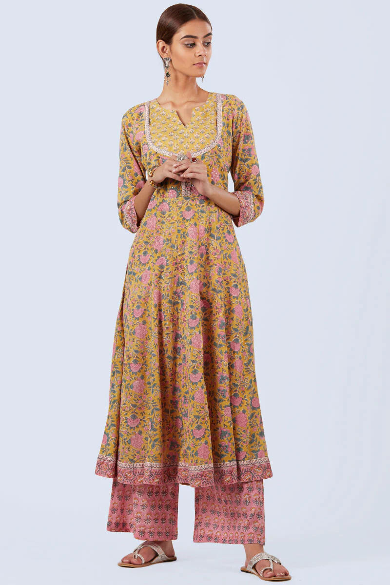 Pink - Image 2