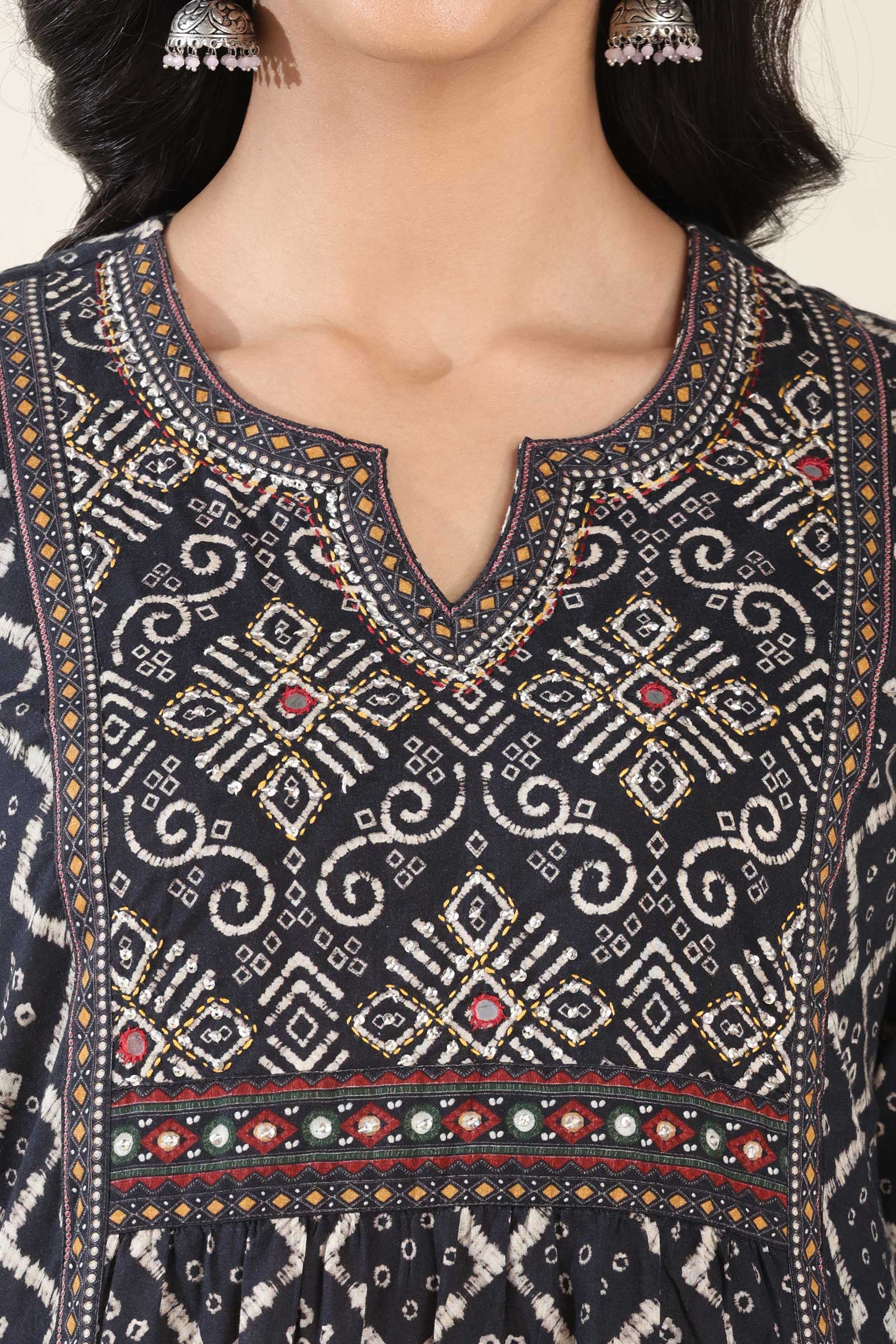 Surplus: Rangrez Arya Kurta - Image 4
