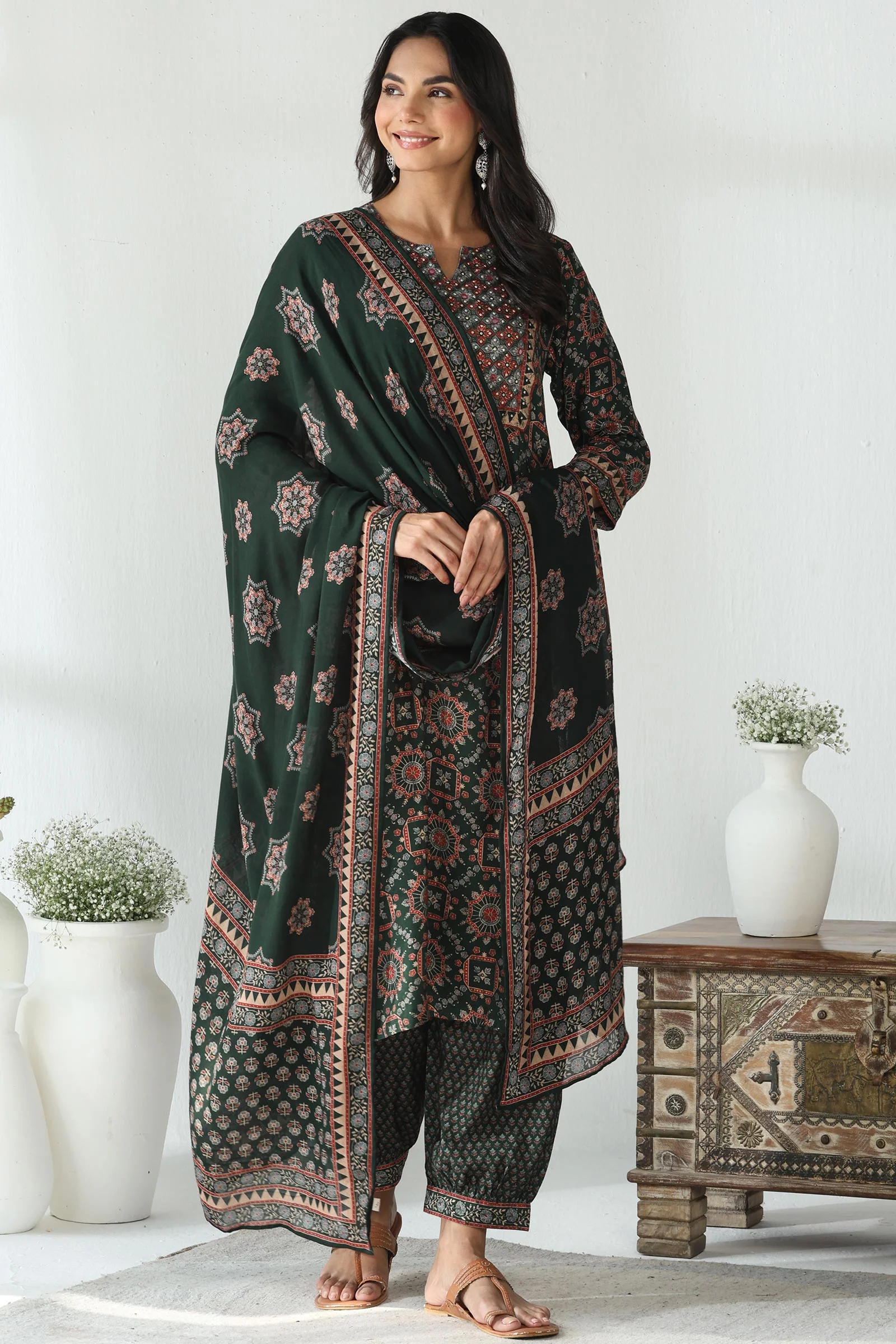 Rangrez Inaaya Izhaar Pants - Image 3