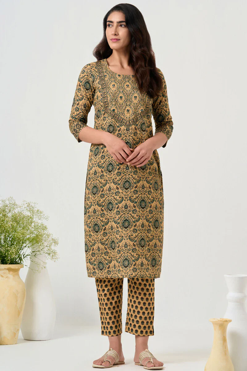 Surplus: Rangrez Naziya Kurta