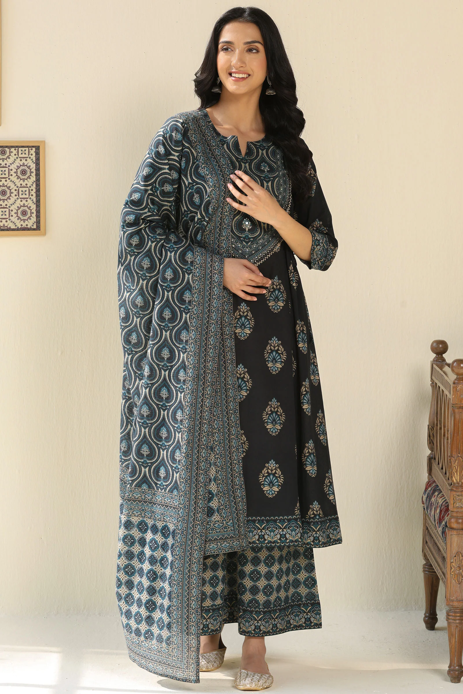 Rangrez Rabiya Palazzo - Image 3
