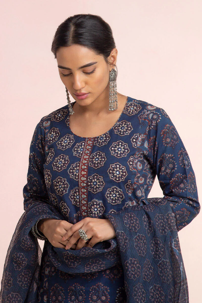 Rehnuma Azarin Kota Dupatta - Image 3