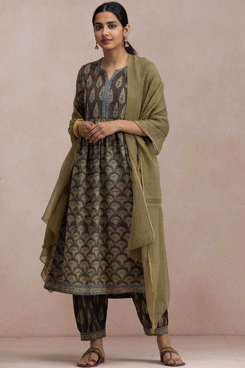 Rehnuma Farah Izhaar Pants - Image 3
