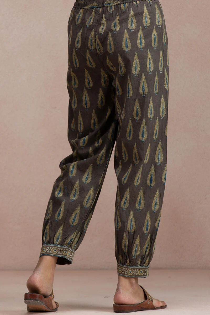 Rehnuma Farah Izhaar Pants - Image 4