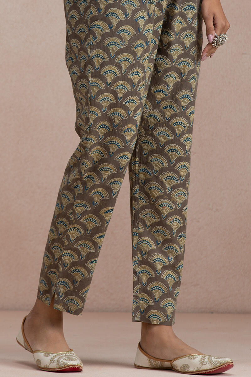 Rehnuma Kiara Ajrak Narrow Pants - Image 2