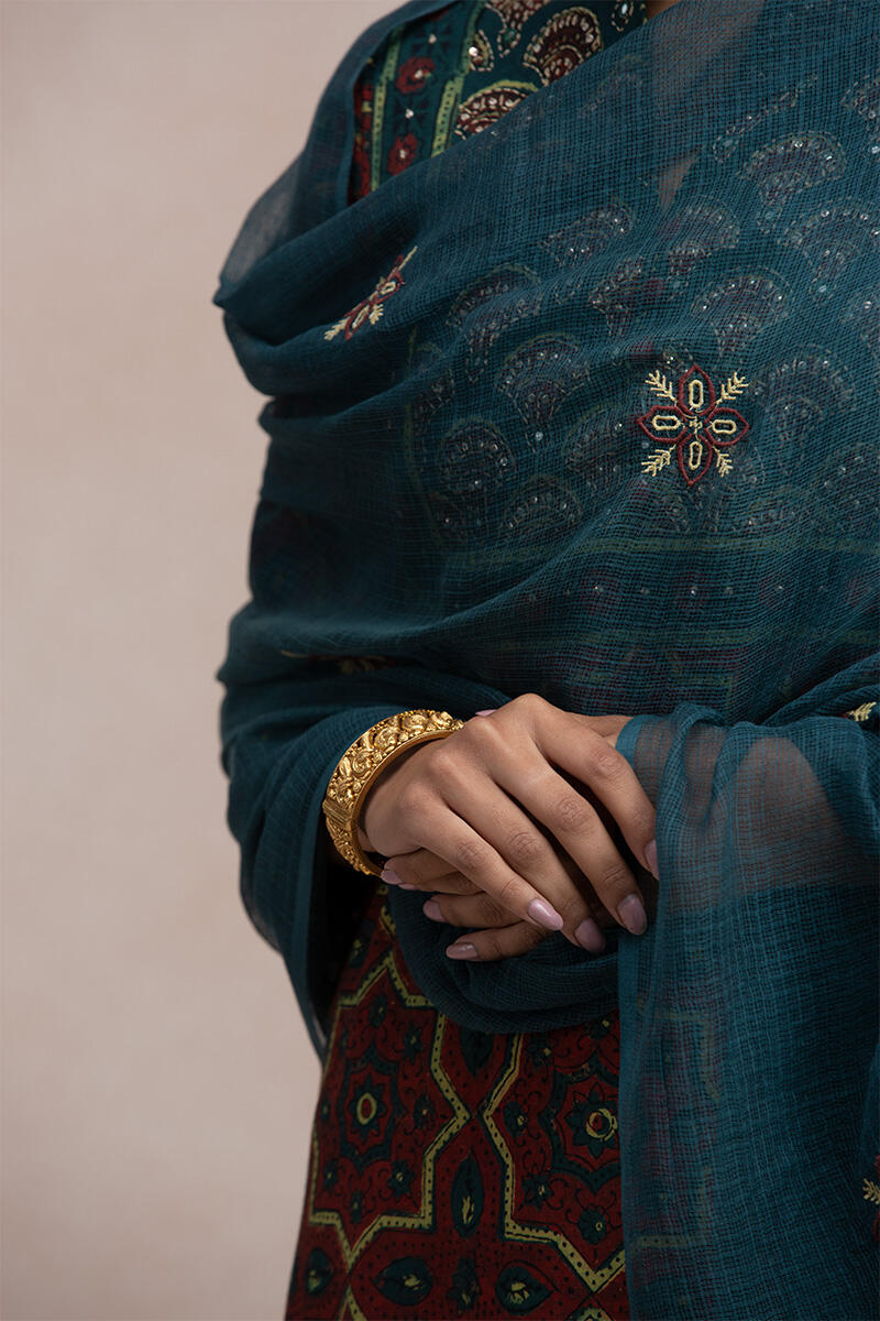 Rehnuma Zafina Dupatta - Image 2