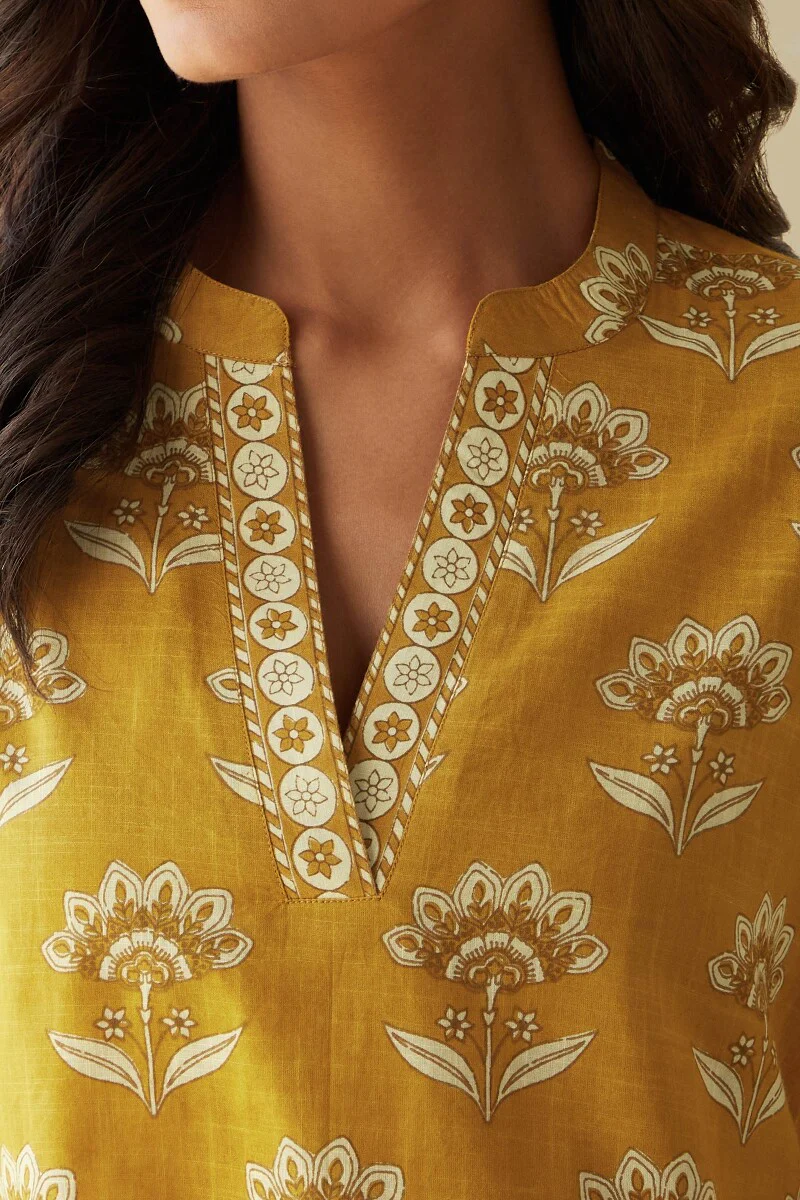 Rosheen Niyamat Loungewear Set - Image 2