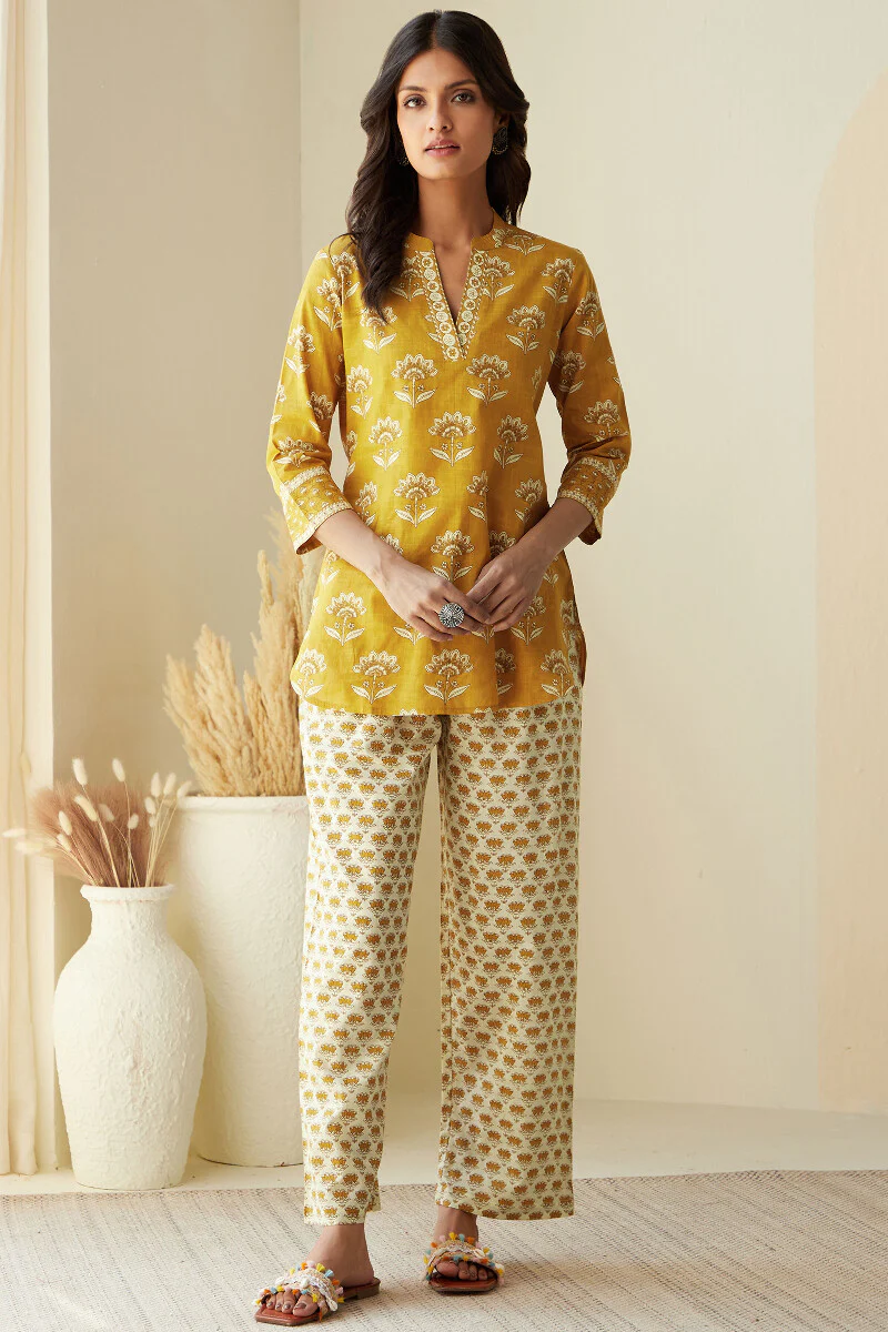 Rosheen Niyamat Loungewear Set - Image 3
