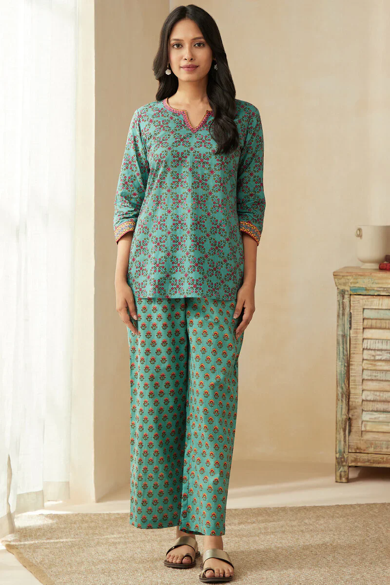 Rosheen Rahat Loungewear Set - Image 3