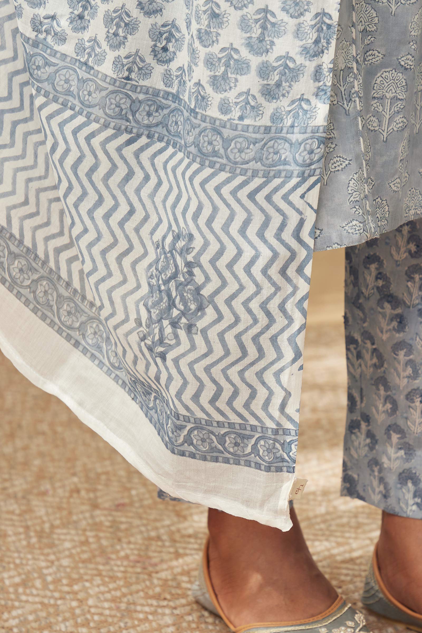 Rosheen Safeena Sanganeri Dupatta - Image 4
