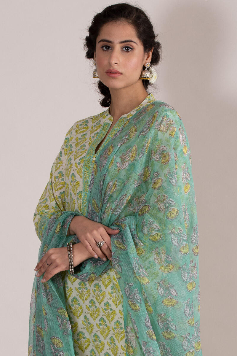 Roz Meher Gauhar Kurta - Image 2