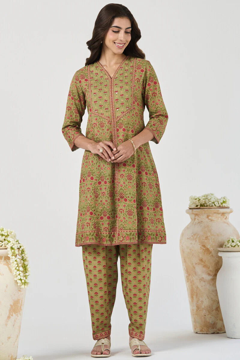 Roz Meher Ishrat Salwar - Image 3