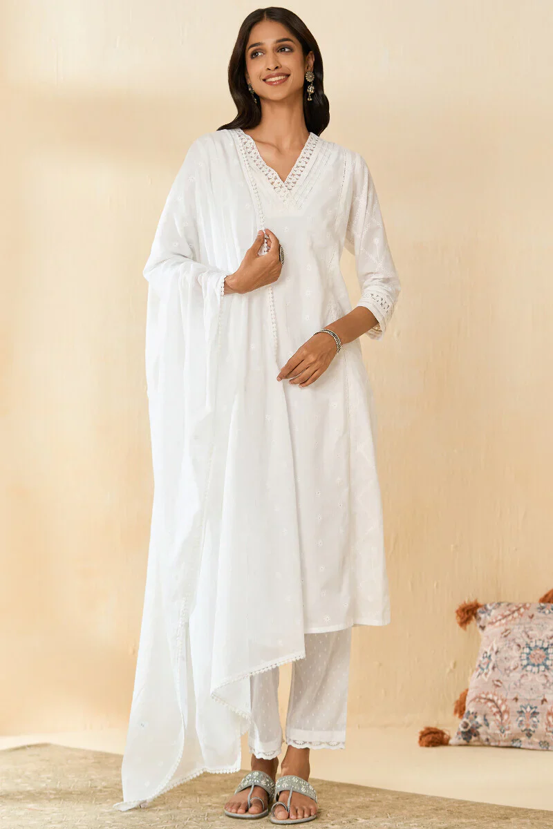 Surplus: Roza Aafiyah White Schiffli Kurta - Image 3