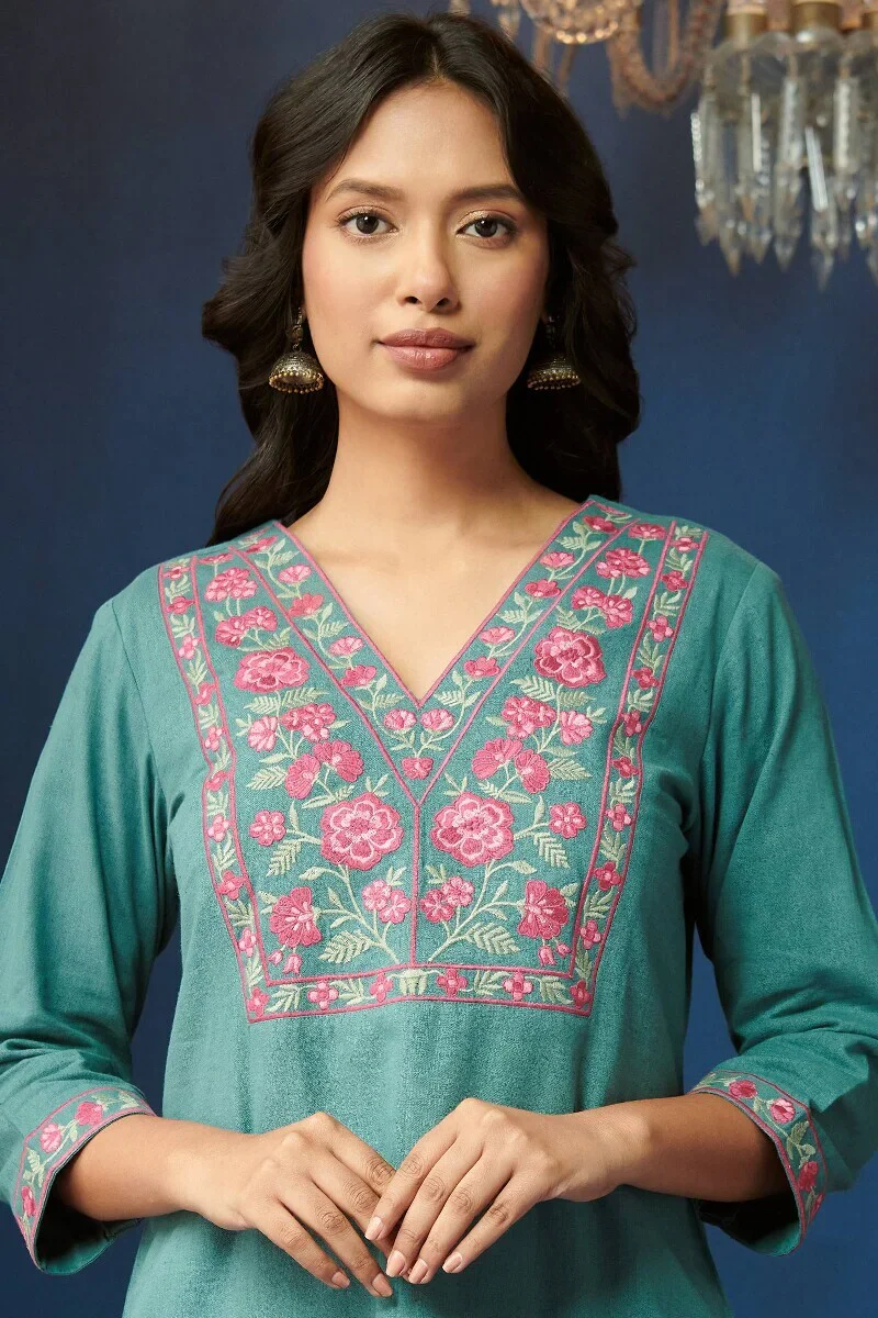 Surplus: Roza Madiha Kurta