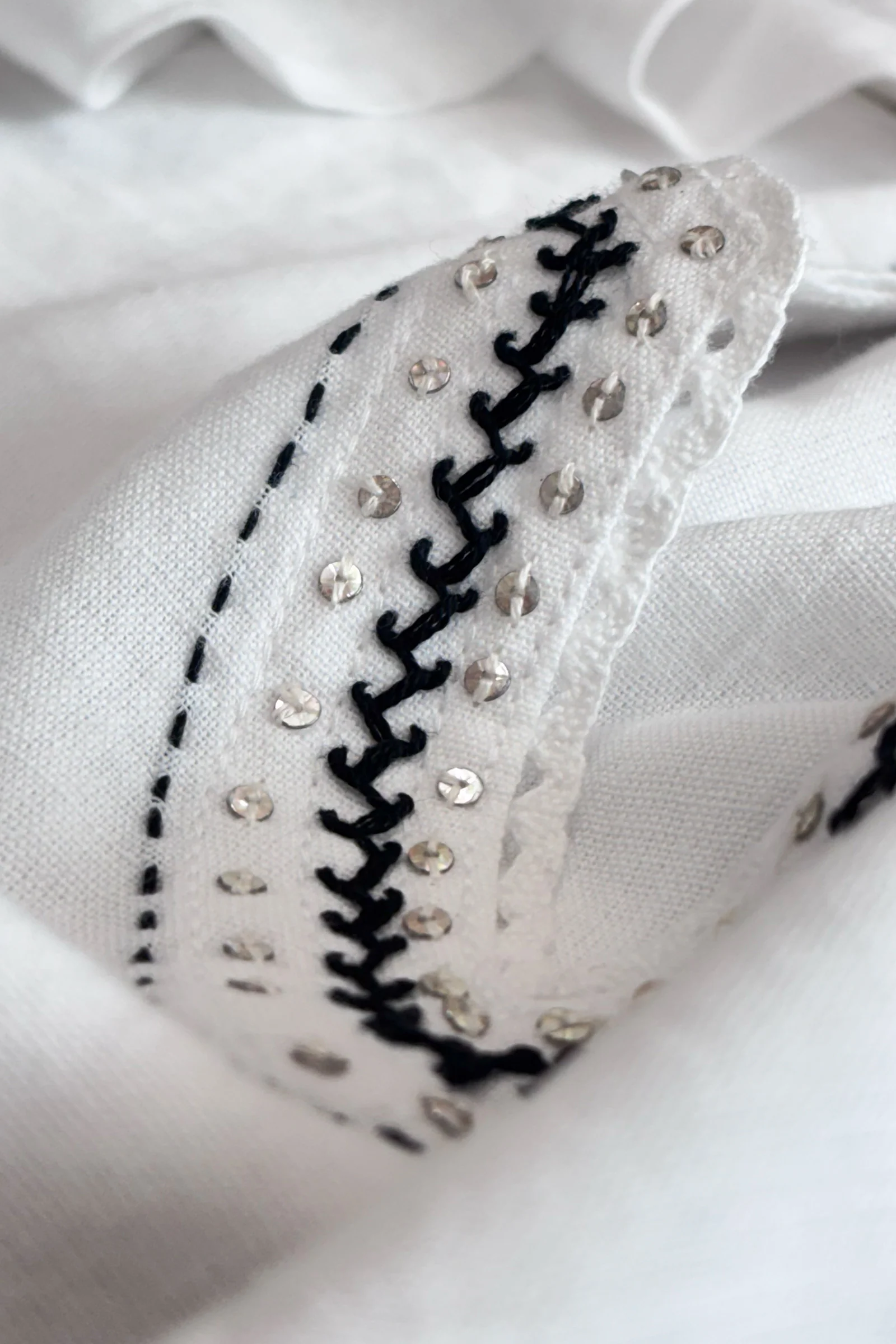 Roza Mumtaz White Kurta - Image 3