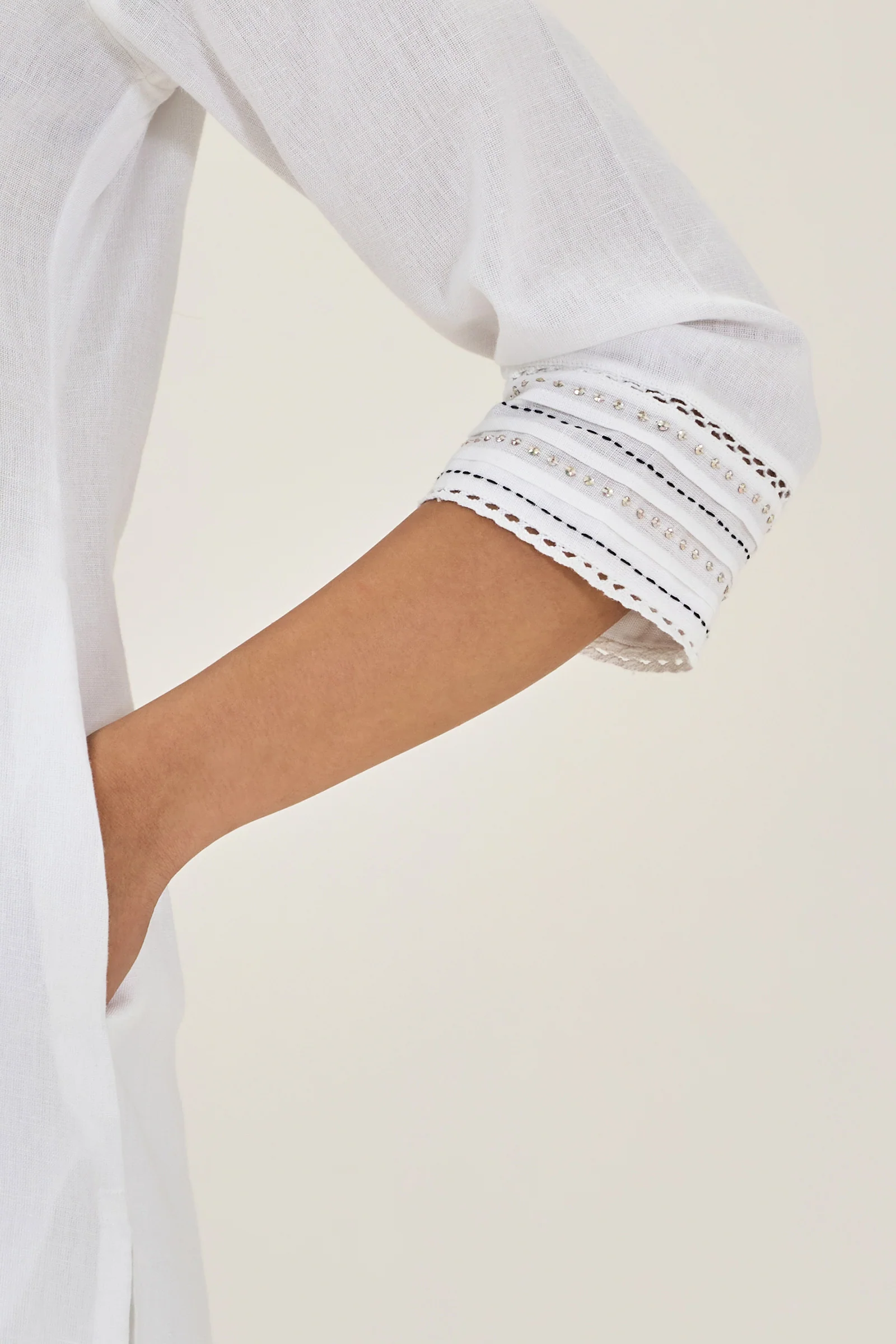 Roza Mumtaz White Kurta - Image 5