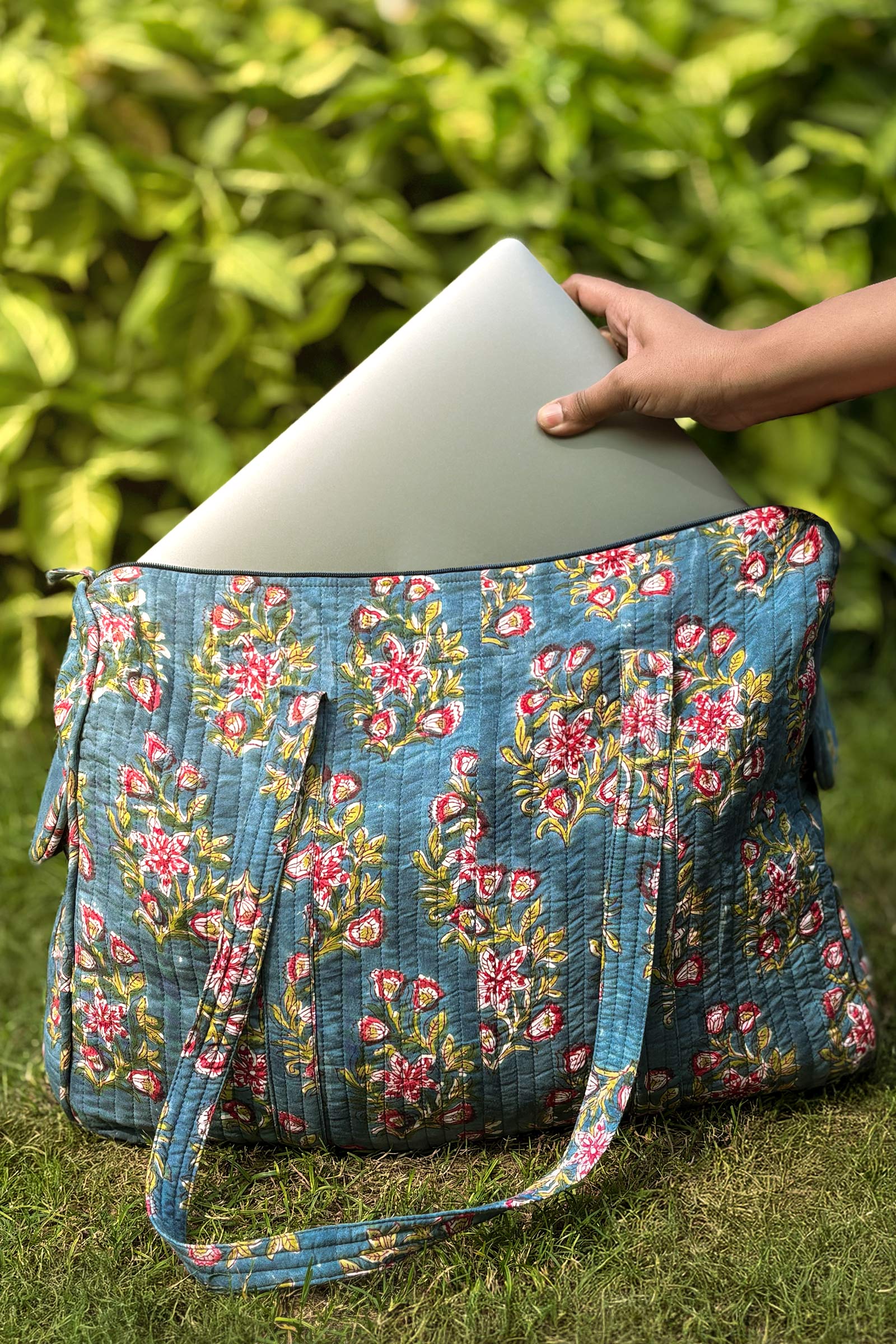 Roza Noorain Holdall Bag - Image 5