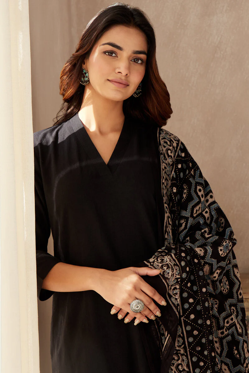 Roza Seher Black Kurta - Image 7