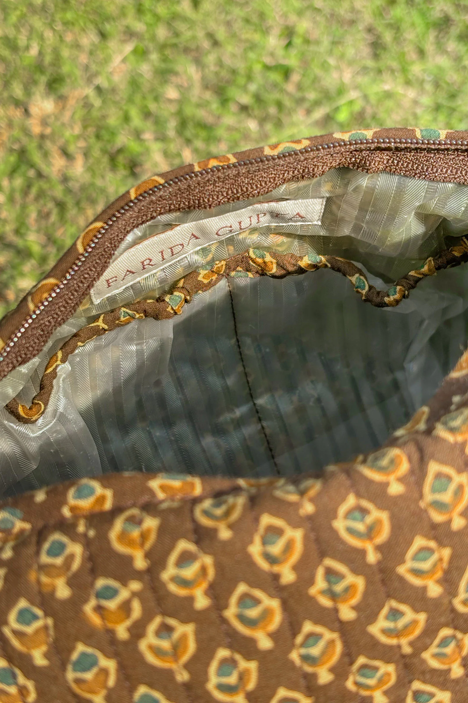 Roza Zairah Vanity Pouch - Image 4