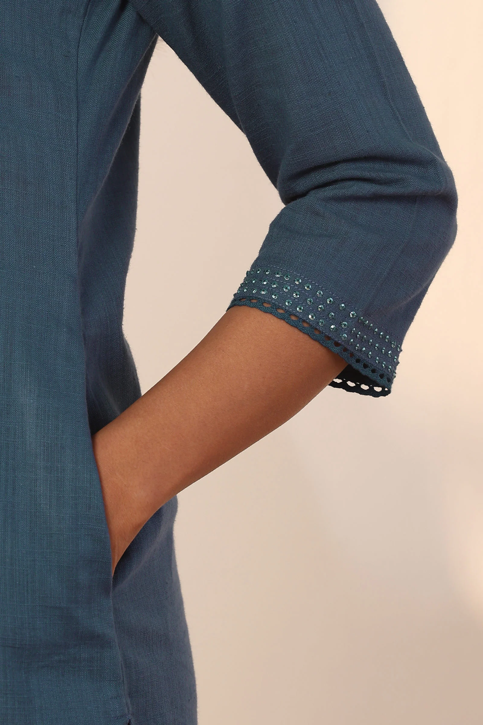 Roza Zoha Blue Kurta - Image 5