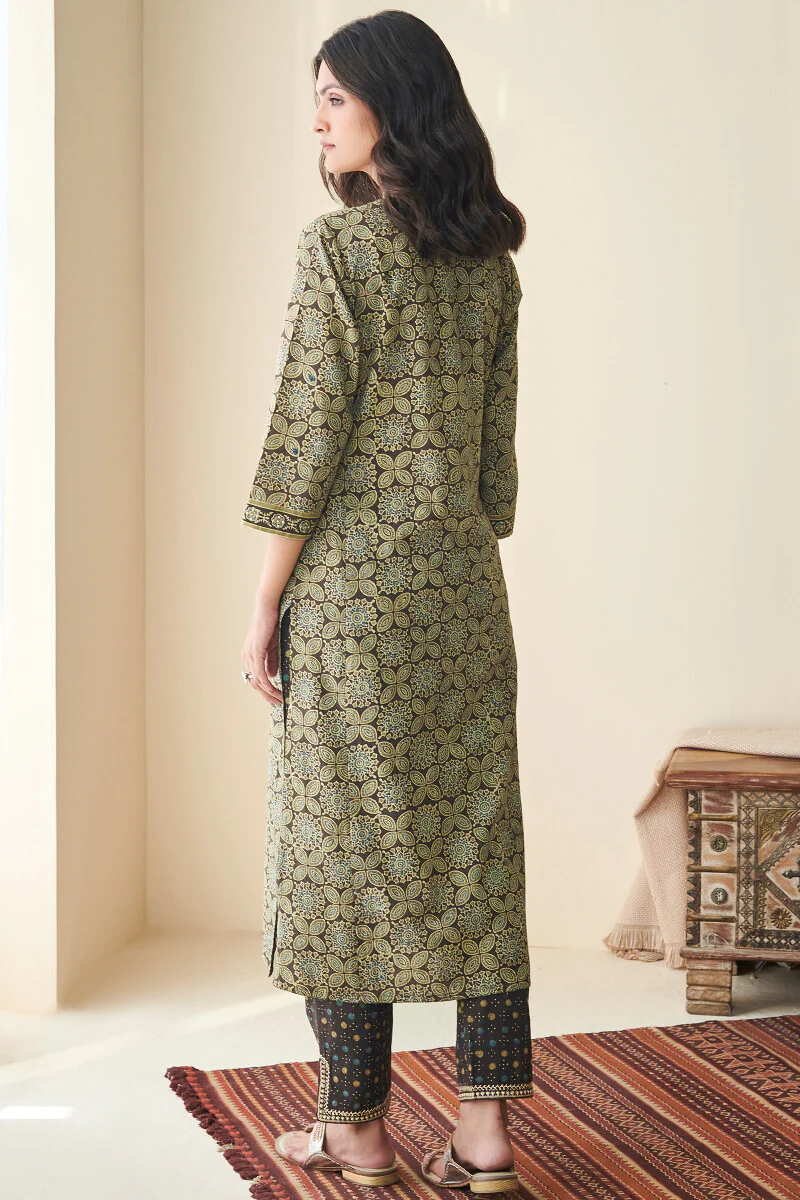 Sehra Farhat Ajrak Kurta - Image 8