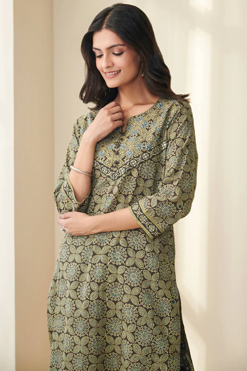 Sehra Farhat Ajrak Kurta - Image 7