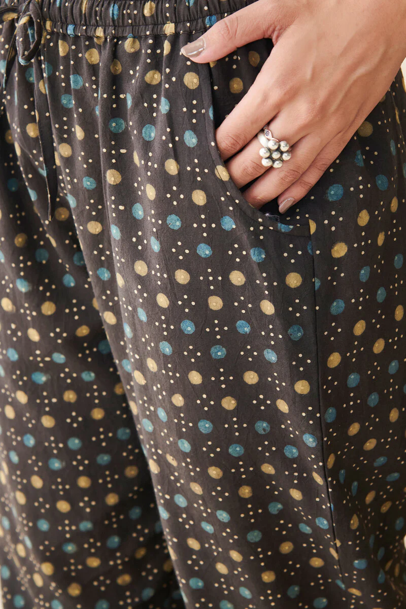 Sehra Farhat Ajrak Narrow Pants - Image 4