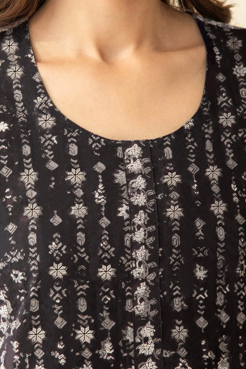Sehra Farhat Bagru Kurta - Image 3