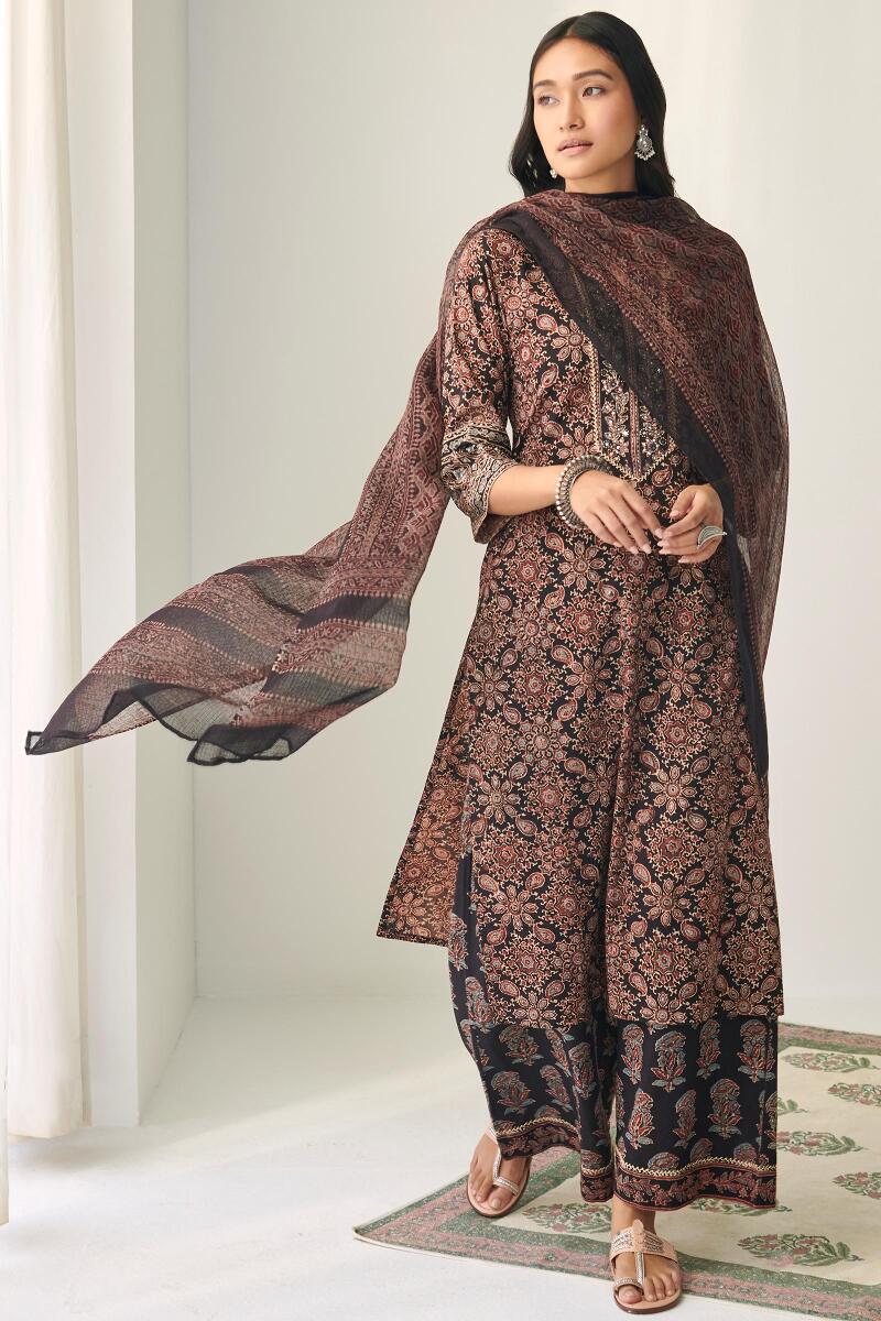 Sehra Farheen Ajrak Dupatta - Image 3