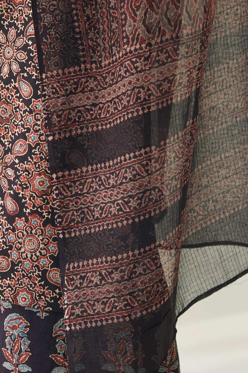 Sehra Farheen Ajrak Dupatta - Image 4