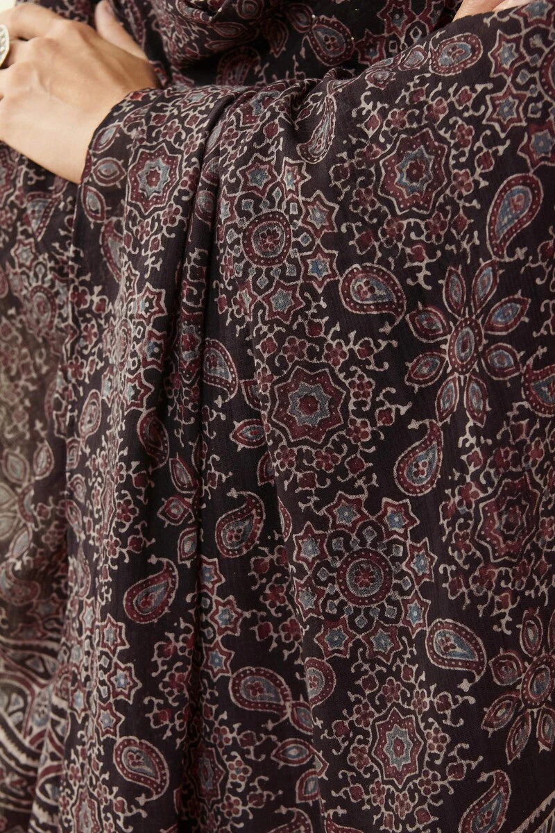 Sehra Feriha Ajrak Cotton Dobby Dupatta - Image 4