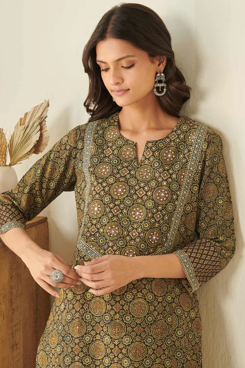 Sehra Fizah Ajrak Kurta - Image 7