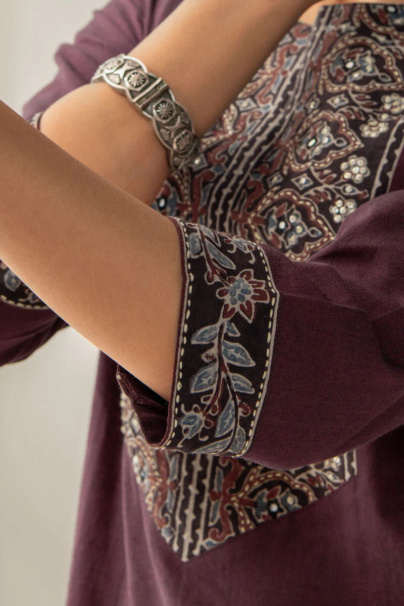 Sehra Gauhar Ajrak Kurta - Image 5