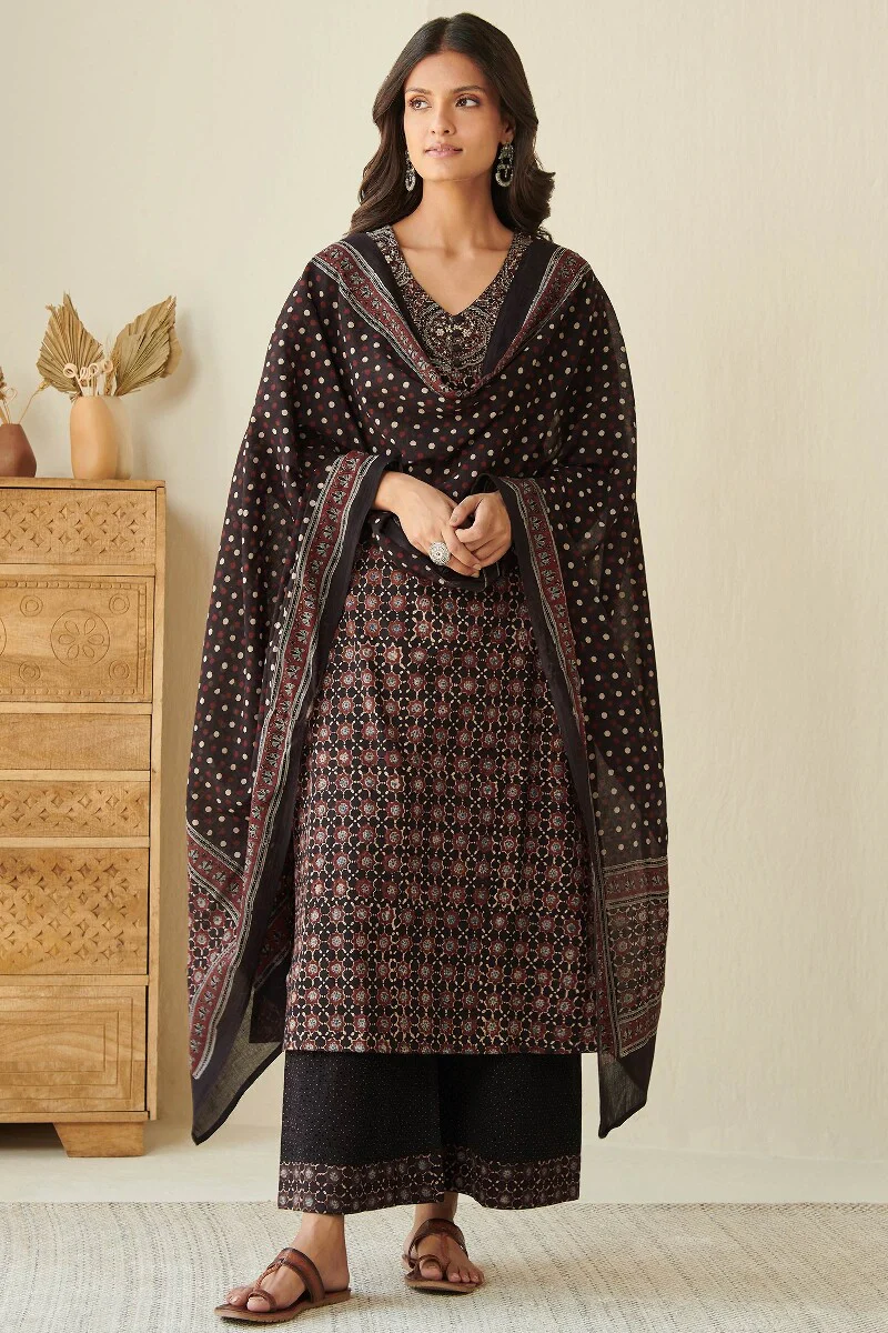 Sehra Jannat Ajrak Dupatta - Image 3