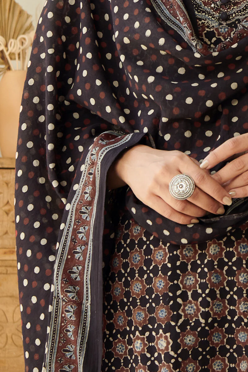 Sehra Jannat Ajrak Dupatta - Image 4